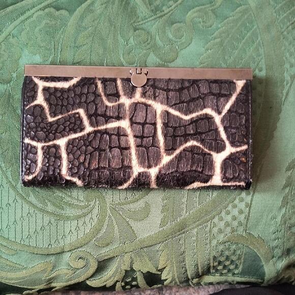 Black and White Animal Print Wallet. Great Condition - Picture 1 of 6